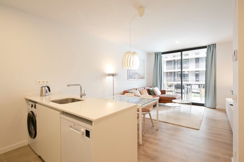 Foto d4d34530-c94d-48e9-8d6e-0badfd553d35. Apartament amb piscina a Port Badalona