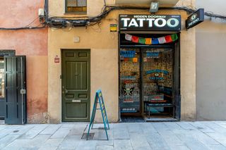 Local Comercial a Carrer de calders 3. Local comercial en venta a pie de calle en paseo del borne