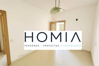Piso  Carrer de sagunt. Piso de 76 m� con balc�n en el coraz�n de sants