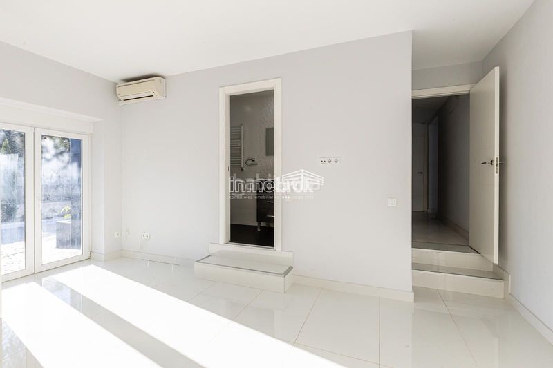 Foto 114d4d9d-f59e-4924-b405-e5a9851ed452. Chalet  de lujo en urbanización La Moraleja La Moraleja