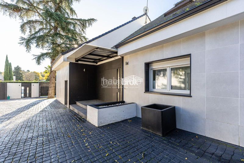 Foto 36e4d840-a225-4416-9e30-60b80caa2f2a. Chalet  de lujo en urbanización La Moraleja La Moraleja