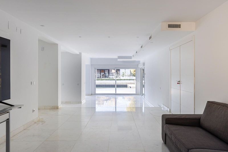 Foto 4c23a8c7-423a-49b6-b2cb-389f6ada46d2. Chalet  de lujo en urbanización La Moraleja La Moraleja