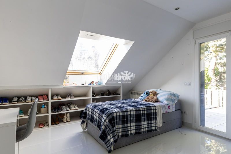 Foto 6596a3aa-379e-43ec-9f8e-7d33d0311818. Chalet  de lujo en urbanización La Moraleja La Moraleja