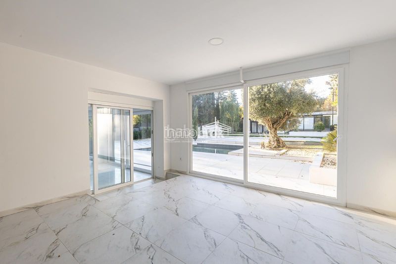 Foto 8a7a8c0a-502e-4ea0-9d25-c8c4628e7790. Chalet  de lujo en urbanización La Moraleja La Moraleja