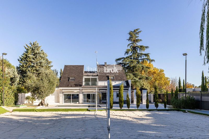 Foto ad8ccad1-c40d-4648-928a-8e5e1b817269. Chalet  de lujo en urbanización La Moraleja La Moraleja