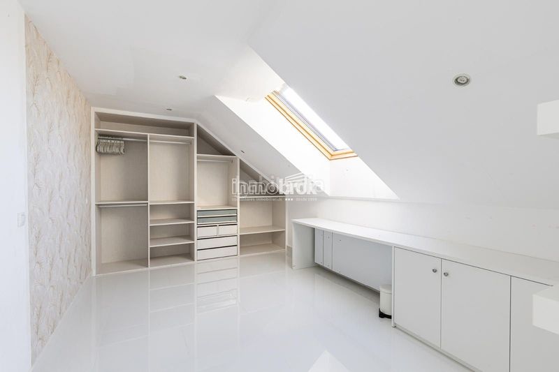 Foto c5d6993f-bb0c-485c-a453-157007ae40e2. Chalet  de lujo en urbanización La Moraleja La Moraleja