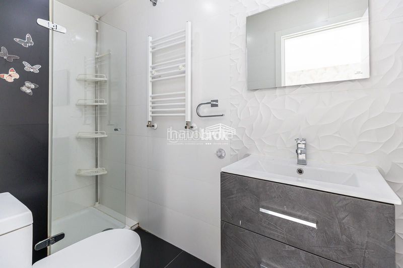 Foto cba5198a-892b-49f0-a993-1359e8b29aae. Chalet  de lujo en urbanización La Moraleja La Moraleja