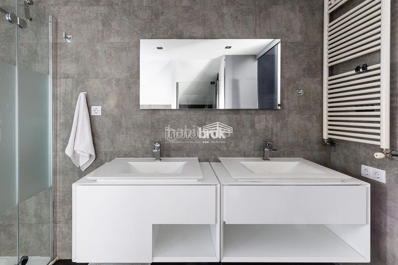 Foto dd4f0639-f507-4959-b9e6-8c64495f8573. Chalet  de lujo en urbanización La Moraleja La Moraleja