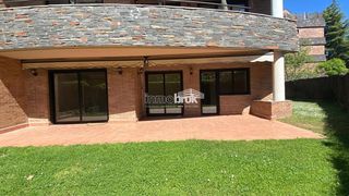 Miete Zweistöckige Wohnung in El Soto de la Moraleja. Bajo duplex con jardín en el soto de la moraleja