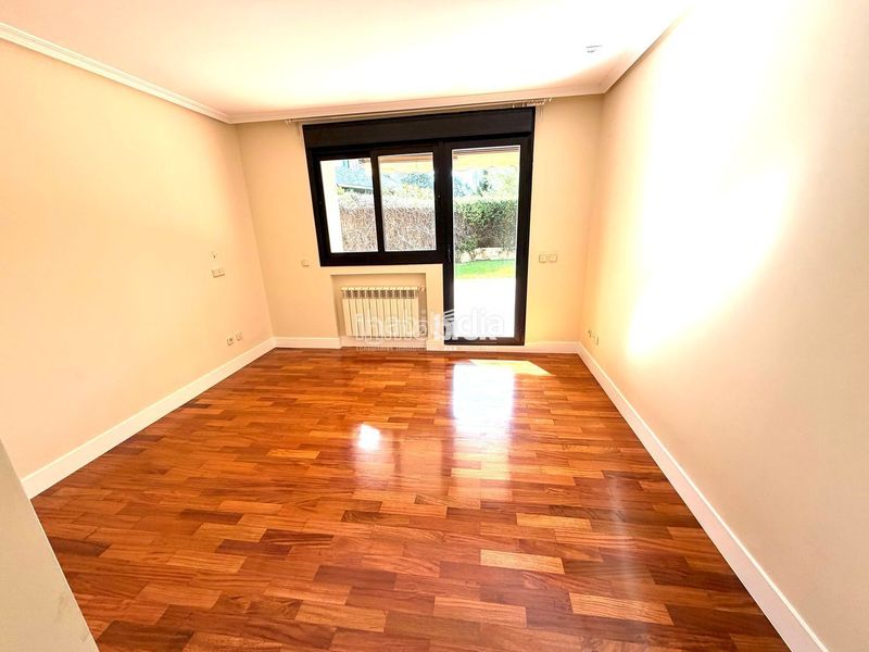 Foto b9453b51-e5aa-4b51-94ec-36caf717f5b2. Lloguer dúplex amb calefacció aparcament piscina a La Moraleja