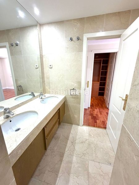 Foto be7a62ed-a853-4aa2-86d9-42a5318628fe. Location duplex avec chauffage parking piscine dans La Moraleja