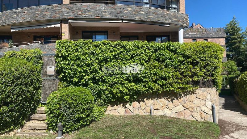 Foto f1fbdc6f-a7e7-4045-a6bc-0a2de340176b. Location duplex avec chauffage parking piscine dans La Moraleja