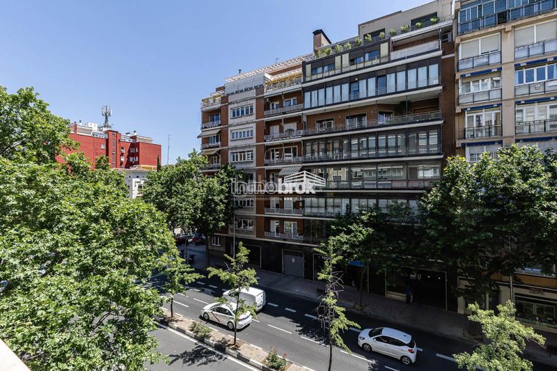 Foto 925cf7a8-3897-4e29-8484-79251e8d5900. Pis amb aparcament a Castellana Madrid
