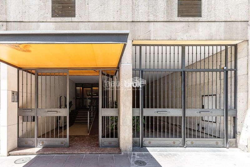 Foto b815f261-e604-4a83-89a0-6c3277a44d7b. Pis amb aparcament a Castellana Madrid