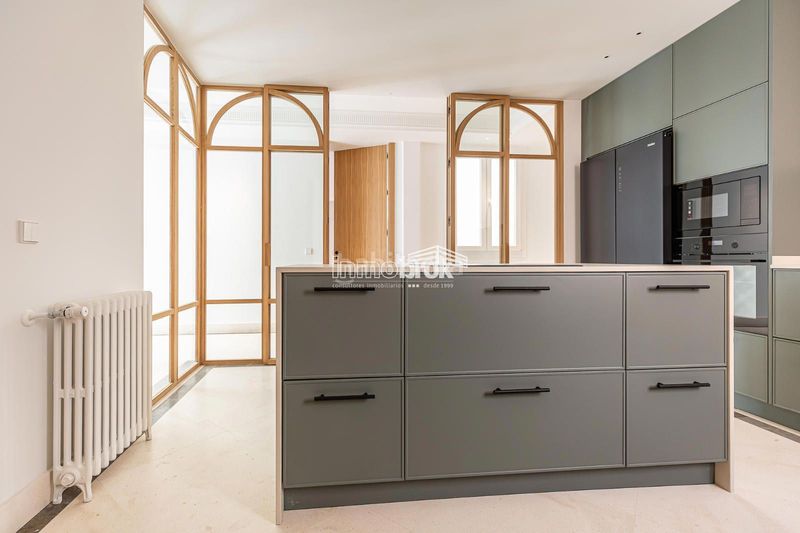Foto b4d5d78f-4aaa-48b1-8fb7-77b1f56bc6cb. Rent flat with parking in Gaztambide Madrid