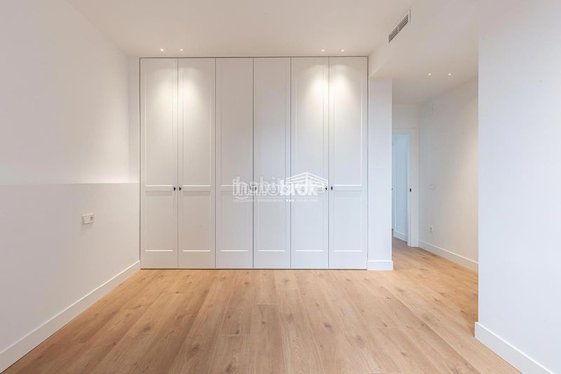 Foto df17a438-7d59-4cde-8814-898290d36302. Rent flat with parking in Gaztambide Madrid