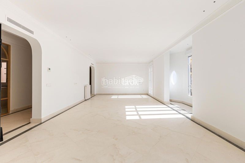 Foto fbe32ee6-11de-4924-b859-e791b7ad9cc5. Rent flat with parking in Gaztambide Madrid