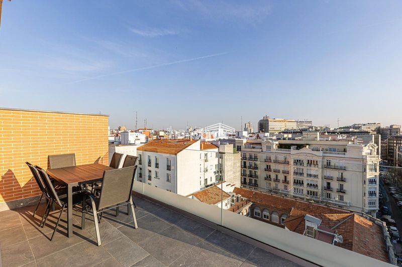 Foto 74ee3c5f-3688-4897-8227-883b674c0735. Lloguer àtic amb calefacció aparcament piscina a Madrid