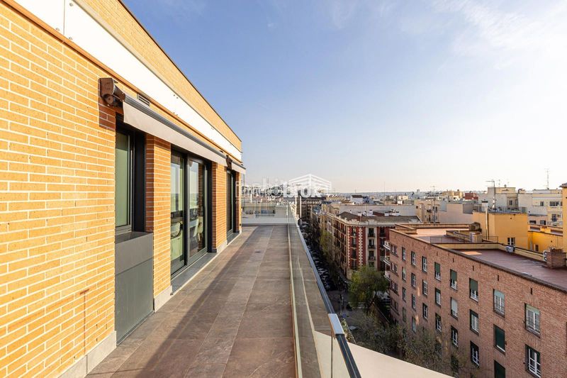 Foto 99d215b3-b5b2-401a-9fb5-4630999c8059. Lloguer àtic amb calefacció aparcament piscina a Madrid