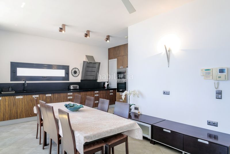 Foto 2ff8dcb7-719a-47e0-85a1-61a5ce58f9f6. Xalet amb aparcament piscina a Pueblo Español-Coveta Fumá Campello (el)