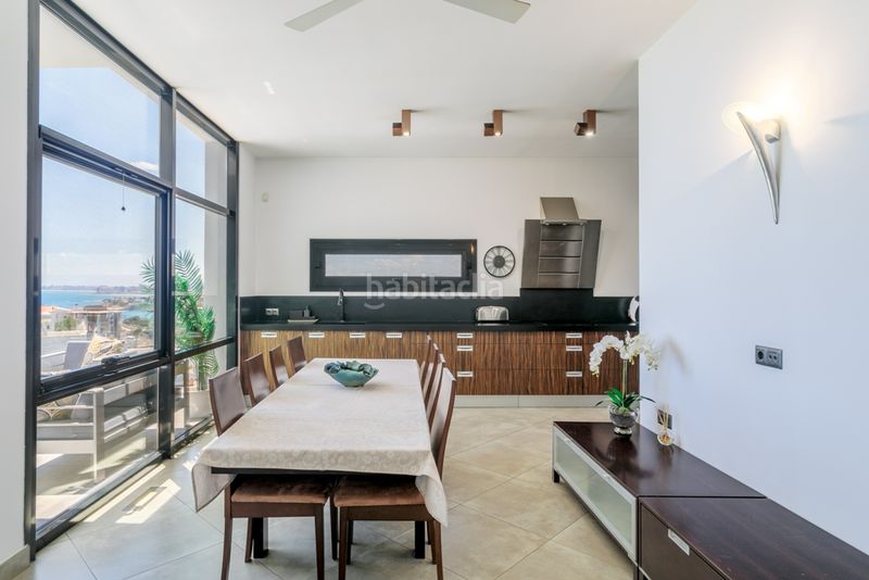 Foto 91aa46cd-8b83-4ce0-a7ea-5ee20ae426e3. Xalet amb aparcament piscina a Pueblo Español-Coveta Fumá Campello (el)