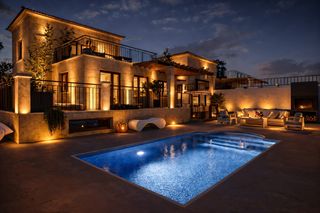 Xalet a Pueblo Acantilado-Lanuza. Villa 397m2 parcela, 354m2 vivienda, 3 dormitorios, 4 baños, pis