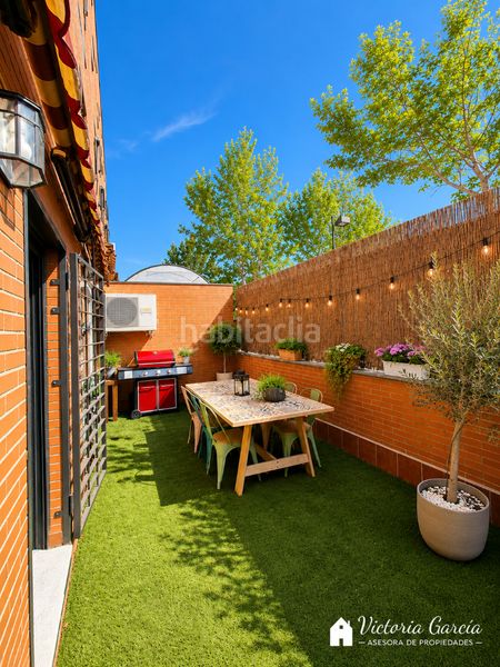Foto 0040217e-6dd3-4382-a3bd-7225d8d1349a. Planta baja bajo con dos patios, piscina salina, trastero y dos plazas de garaje en Miramadrid en Paracuellos de Jarama