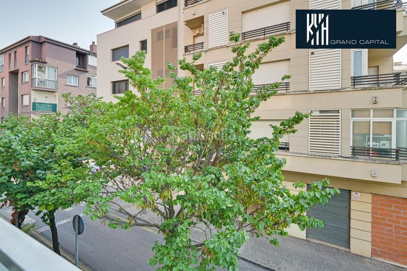 Foto 535c5b2d-b4aa-4ff3-ba9d-6a0c2fea5240. Pis amb calefacció aparcament a Montilivi Girona