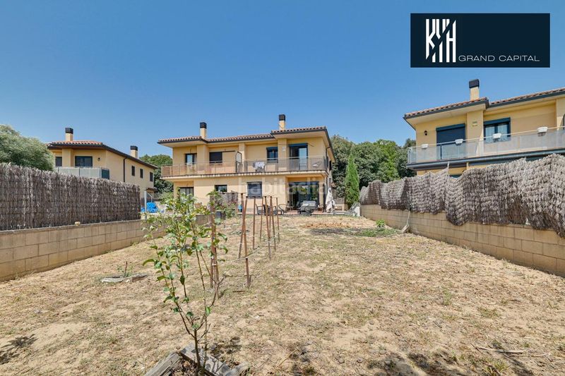 Foto 071d4a4a-8a61-4c0c-a7ab-4e5564dea51d. Casa amb aparcament a Cervià de Ter