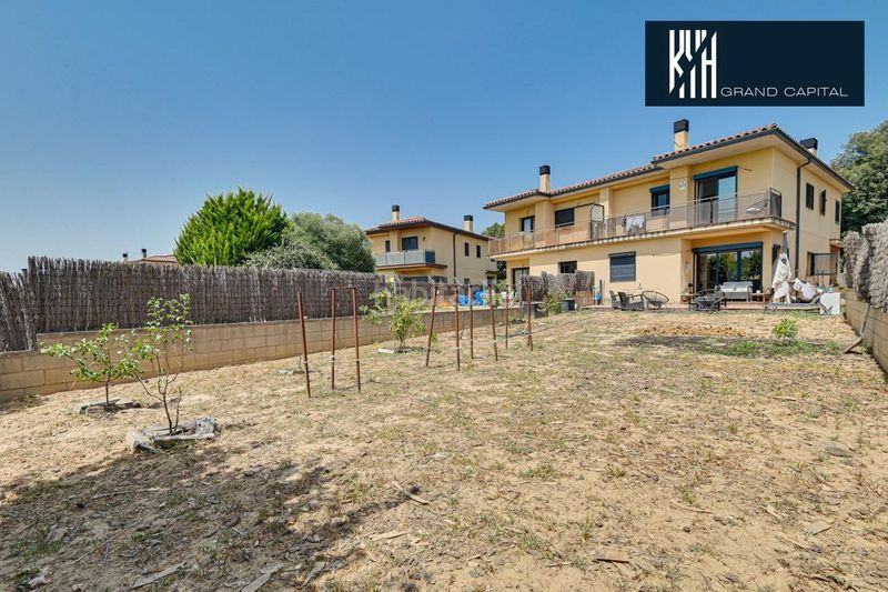 Foto e420eec4-78ba-4ff3-a9ba-f8de6b29dc7e. Casa amb aparcament a Cervià de Ter