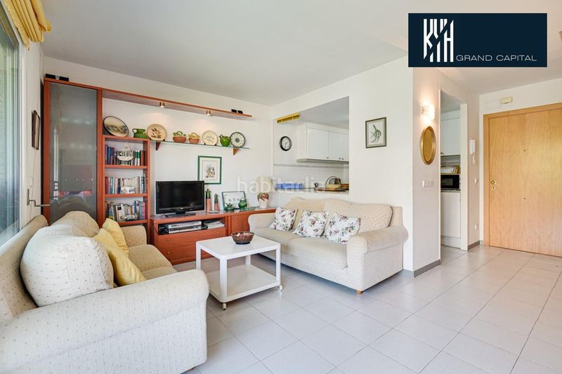 Foto fa48ca8d-dbb1-4637-8756-37195c939436. Pis amb aparcament piscina a platja de Pals Pals