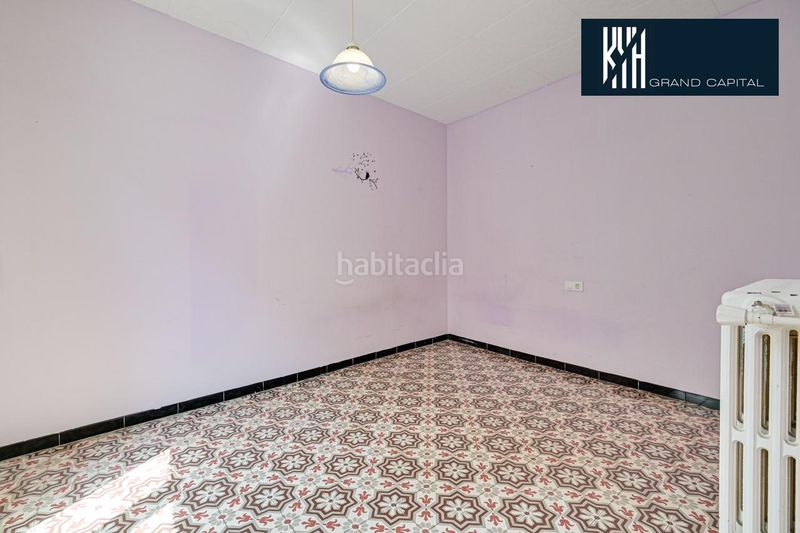 Foto 78bd7b89-e53d-484b-a5cd-2bff439ae618. Casa amb calefacció a Centre Figueres