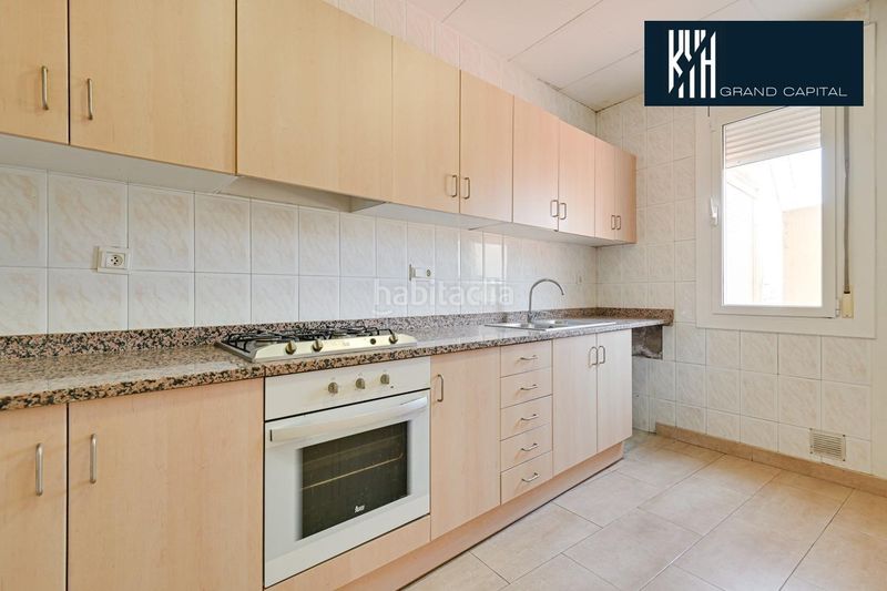 Foto a9ab2aaa-35a8-47b2-ae17-eb4d9c9e9c14. Casa amb calefacció a Centre Figueres