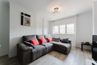 Etagenwohnung in Olot. Piso en venta en hipolit lazaro