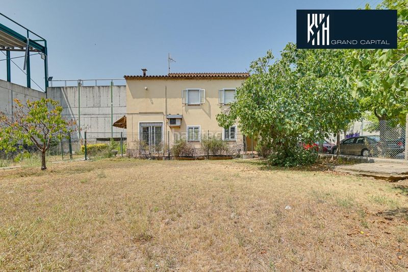 Foto 21d4b5b3-b4ba-4dc6-9a3d-46e7a8d7c292. Casa amb aparcament a Sarrià de Ter