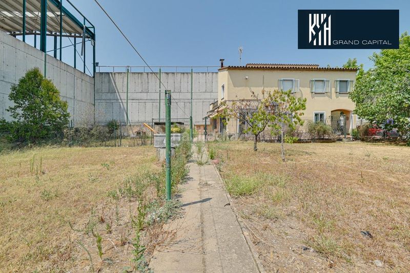 Foto beab3a6c-f6d0-464b-ae70-a3efcc15f1f5. Casa amb aparcament a Sarrià de Ter