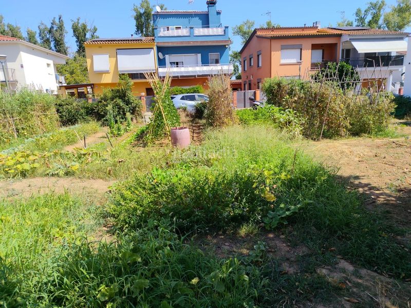 Foto e05d3d20-2678-43a3-b146-36f7280a0107. Casa amb aparcament a Bescanó
