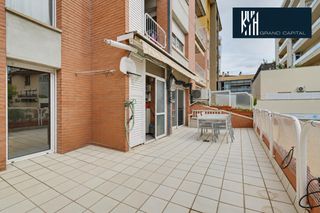 Appartement  Carrer carrer marquès de caldes de montbui. Piso girona