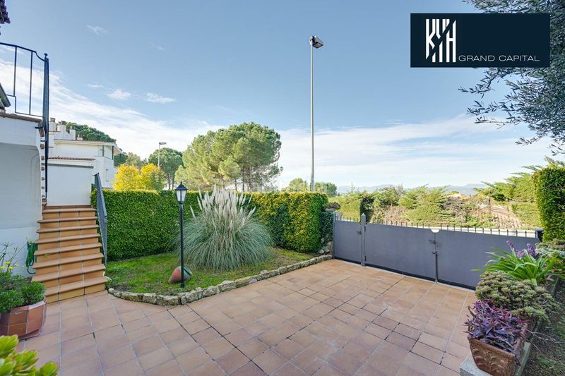 Foto d0bb37a0-42e5-4ec8-8837-4406dc470014. Casa amb aparcament a Montjuïc Girona