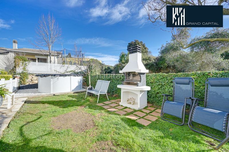Foto d7d4bd2b-98bb-477d-bfd3-ccf1a074f0bd. Casa amb aparcament a Montjuïc Girona