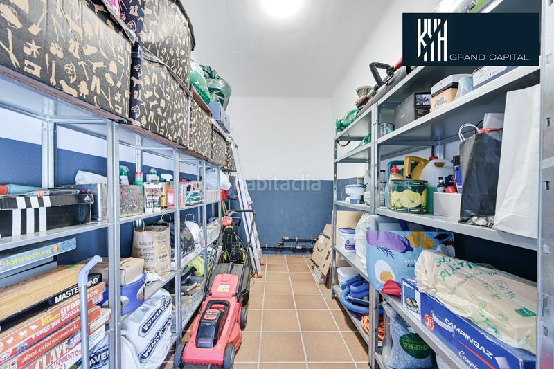 Foto f2a8c588-69d1-4738-a62d-1fb10c14e5bd. Casa amb aparcament a Montjuïc Girona