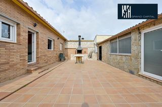Casa  Carrer univers. Casa la goba
