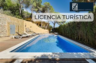 Xalet  Avenida avinguda ocells. Casa serrabrava