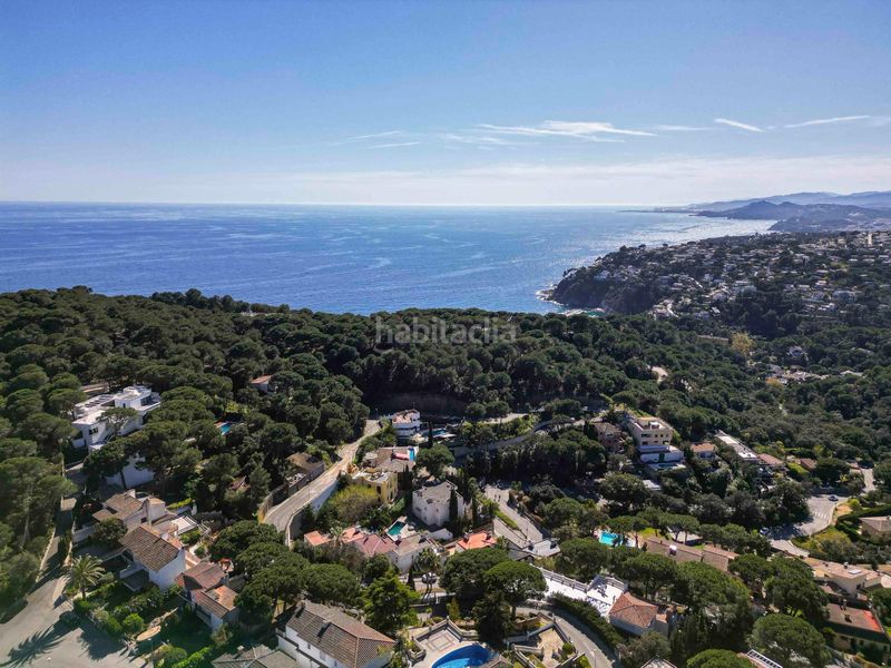 Foto cc771a0a-8292-45ae-817c-b688d5534d21. Xalet amb calefacció piscina a Canyelles Lloret de Mar