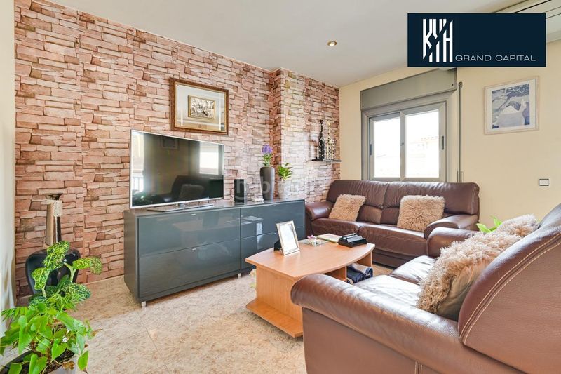 Foto ae6e167b-eb28-485b-bd96-d21dab1a12b8. Casa amb aparcament a Sils