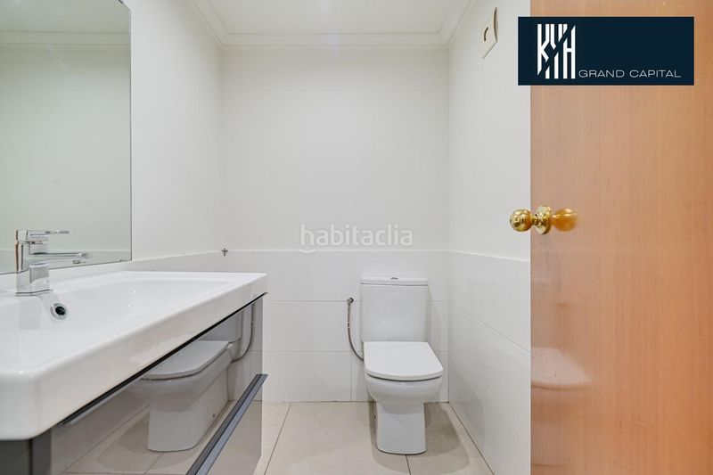 Foto b6cbab0e-e9a4-4518-9271-356ddef9eb47. Pis amb calefacció aparcament a Eixample Sud-Migdia Girona