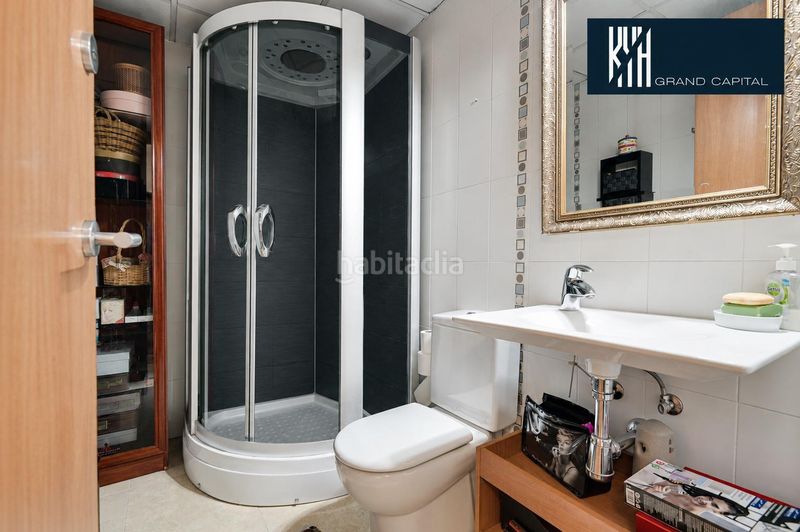 Foto cf6886dd-28e9-494d-85f4-09b74cc5fd39. Pis a Anglès