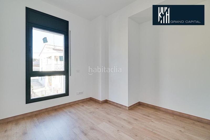 Foto 081e20e6-e5cf-410b-bf55-5b6a42b8cbf2. Casa adossada amb aparcament a Sils