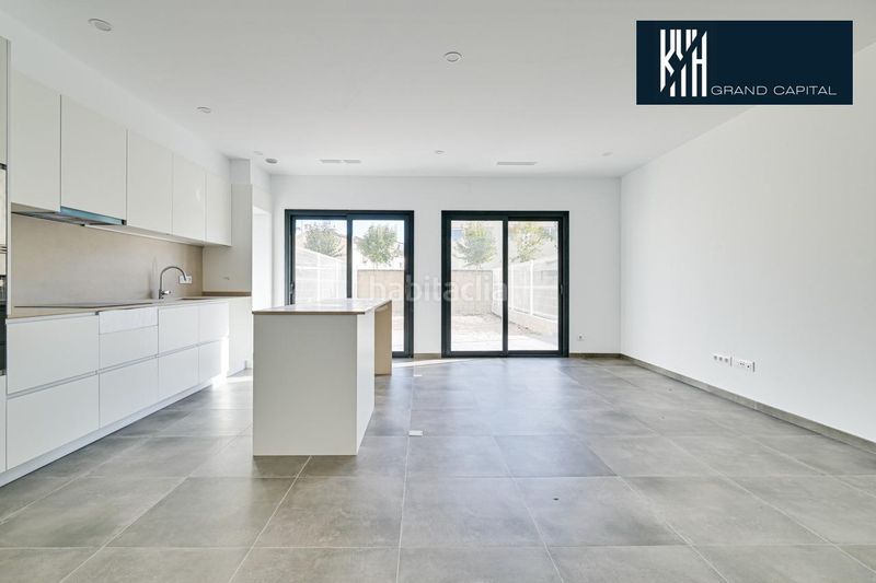 Foto 8b154ca5-ca5b-441b-9c1d-c8823607da02. Casa adossada amb aparcament a Sils