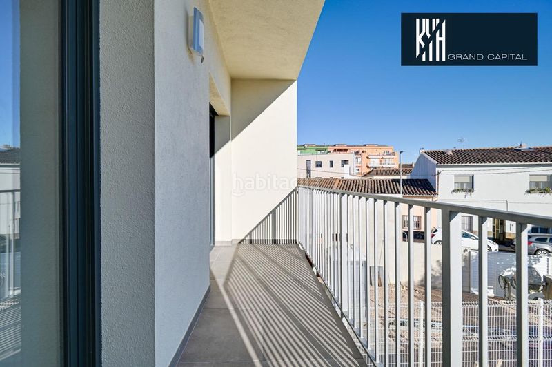 Foto a4ab89bc-e91b-489e-8c4f-6a3ff202c9c7. Casa adossada amb aparcament a Sils